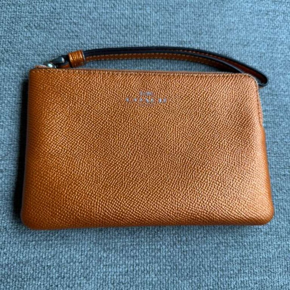 Coach Corner Zip Wristlet Wallet Metallic Orange Leather Gold Holiday Valentine